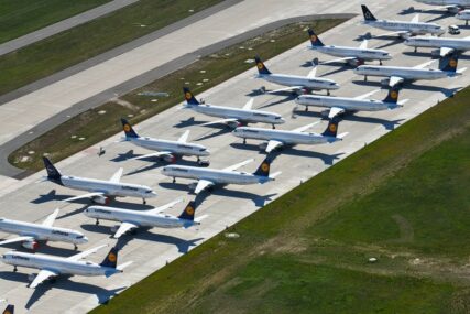 GUBE MILION NA SAT Evropske avio kompanije: Distanciranje neprimjenjivo u avionima