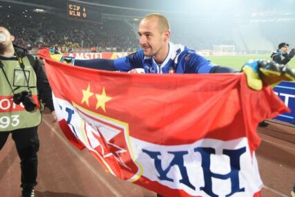 (FOTO) "Kapitenu vraćaj se" Milan Borjan u centru pažnje, navijači mole golmana za povratak u Crvenu zvezdu
