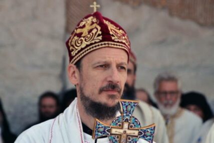 „NIJE NAPADNUTO HRIŠĆANSTVO, NEGO ZDRAVLJE“ Odgovornost episkopa Dimitrija ZA PRIMJER
