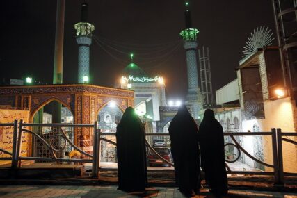 RIZIK OD INFEKCIJE Džamije i svetilišta i dalje ZATVORENA zbog pandemija korona virusa