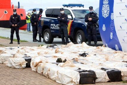 RAZBIJEN LANAC ŠVERCERA Španska policija zaplijenila četiri tone kokaina
