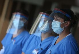 (FOTO) "Svi zaposleni, pacijenti i oni koji dolaze u posjetu" U UKC Srpske od sutra obavezne zaštitne maske