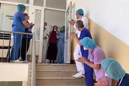 BAKA (81) POBIJEDILA KORONU Medicinari heroinu iz Bihaća ispratili iz bolnice uz APLAUZE (VIDEO)