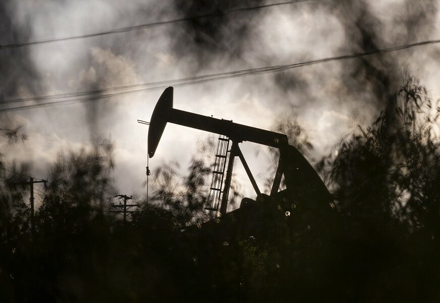 POSLJEDICA UBLAŽAVANJA MJERA U svijetu danas porasla cijena nafte