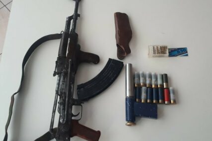 DERVENĆANIN IZA REŠETAKA Napao sugrađane, pa zapucao