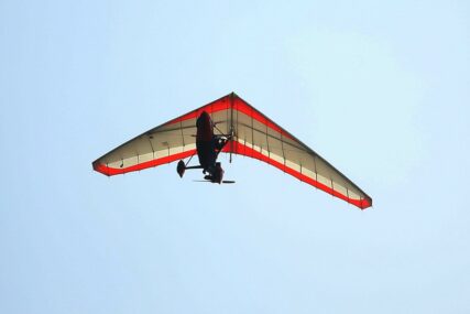 UŽAS U HRVATSKOJ Srušio se paraglajder, teško povređen pilot