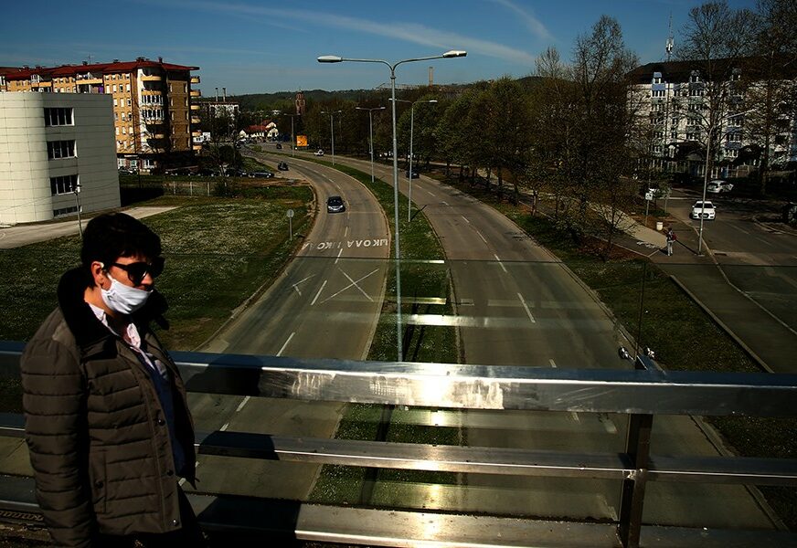 PRED NOSOM POLICIJE Trke i divljanje kod najveće osnovne škole u Banjaluci: Građani optužuju institucije „Svi znaju, a niko ne reaguje“