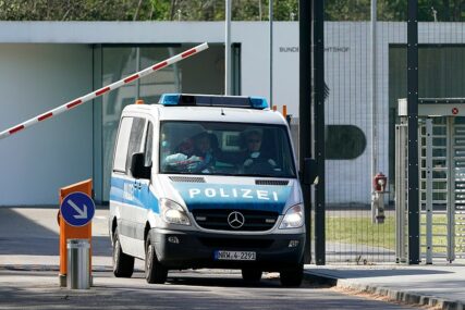 PUN AUTO DROGE Trojica državljana BiH u Njemačkoj uhapšena sa preko 10 kilograma narkotika