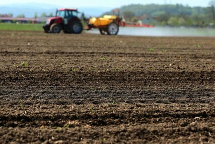“Unazad 20 godina nikada nije bila slična situacija” Poljoprivrednici u velikom problemu, kiše ni u najavi