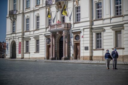 LAGANO BUĐENJE EKONOMIJE Češka razmatra postepeno ukidanje OŠTRIH MJERA