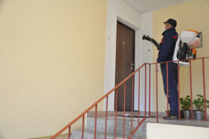 U Prijedoru dezinfikuju ulaze u zgradama: Ekipe u Pećanima i Rudničkim zgradama