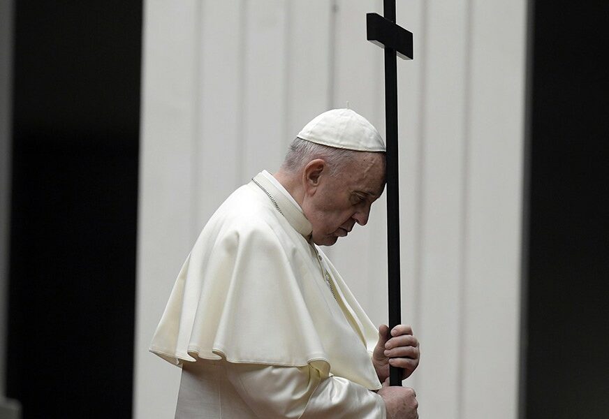 MISA BEZ PRISUSTVA VJERNIKA Papa Franjo se pomolio za okončanje nasilja u porodici