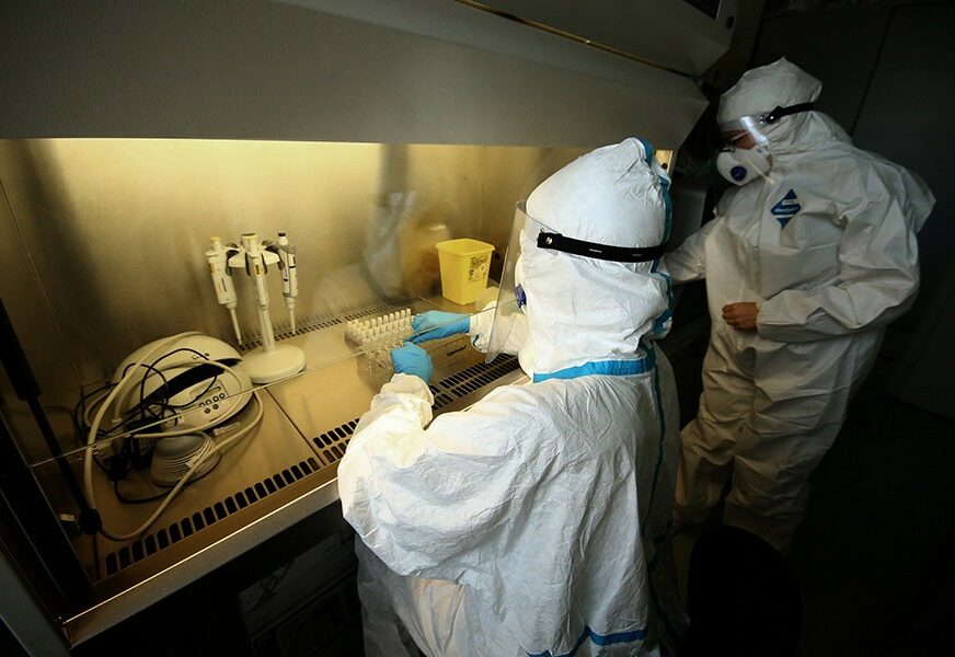 PREMINULO PET OSOBA U Srbiji virus korona potvrđen kod još 162 ljudi
