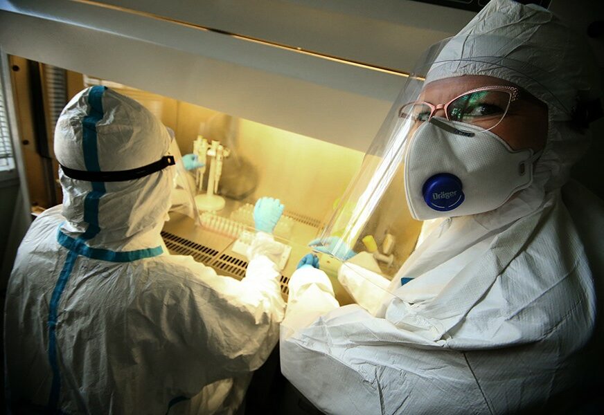 PREMINULA JEDNA OSOBA U Srbiji potvrđena 983 nova slučaja virusa korona