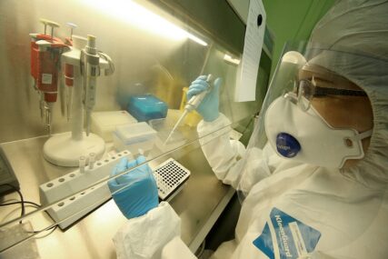 Najviše zaraženih i umrlih ima SAD: Broj potvrđenih infekcija virusom korona u svijetu PREŠAO 396 MILIONA