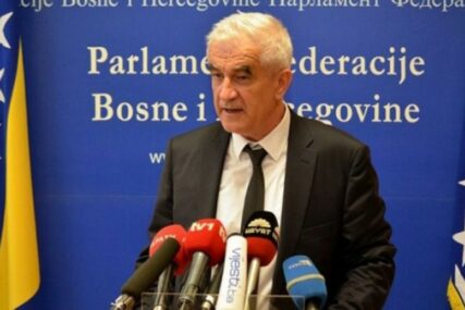 HIT DANA Vjekoslav Mandić