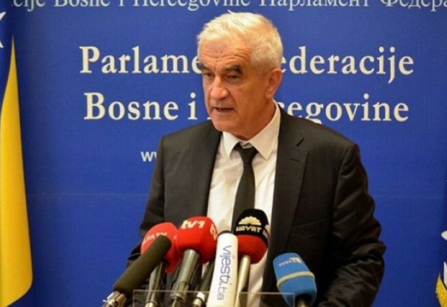 HIT DANA Vjekoslav Mandić
