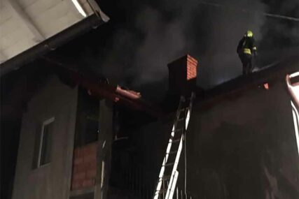 BUKTINJA U BANJALUCI Gorjela porodična kuća u Vrbanji, vatrogasci spriječili KATASTROFU (FOTO)