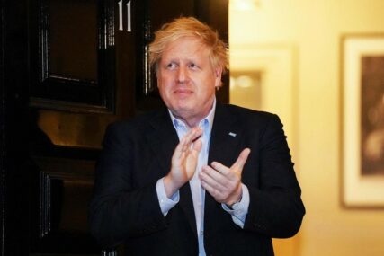 DEMANT IZ LONDONA Boris Džonson nije na "vještačkim plućima"