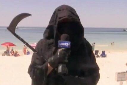 PROTEST ZBOG OTVARANJA Muškarac u kostimu Smrti se pojavio na plažama na Floridi (VIDEO)