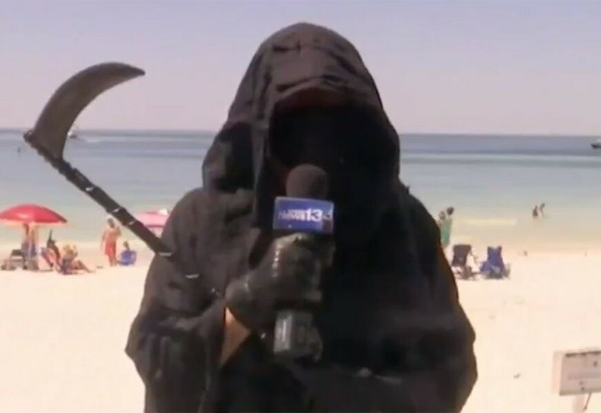 PROTEST ZBOG OTVARANJA Muškarac u kostimu Smrti se pojavio na plažama na Floridi (VIDEO)