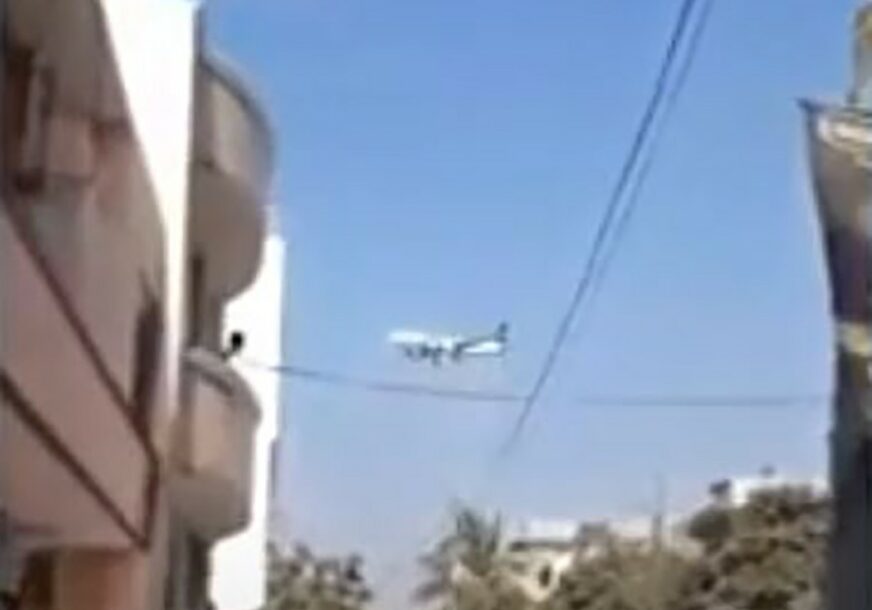 POSLJEDNJI LET PAKISTANSKOG AVIONA Pojavio se snimak letilice prije KOBNOG SLIJETANJA (VIDEO)