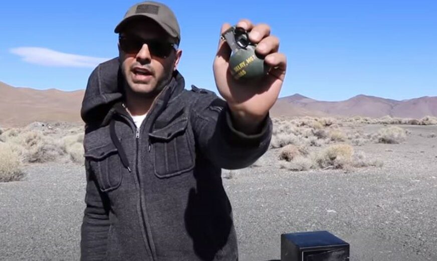 ZNATIŽELJA VEĆA OD STRAHA Detonirao granatu u sefu da vidi hoće li izdržati eksploziju (VIDEO)