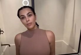 Kim Kardašijan ismijana na Instagramu: Dijeli savjete kako staviti maramice u kutiju (VIDEO)