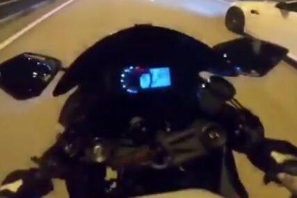 IZGUBILA KONTROLU Lijepa Ruskinja sletjela s motora pri brzini od 200 NA SAT (VIDEO)