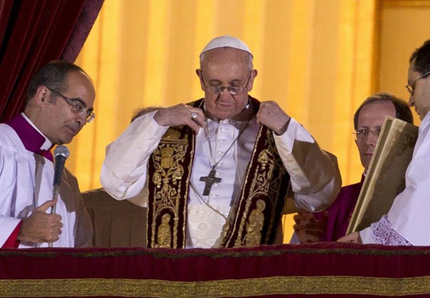 “PRIMORAVAJU IH DA ZARAĐUJU” Papa ističe da je dječji rad ropstvo