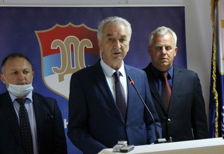 „OVA AFERA MOŽE DA NADMAŠI SVE“ Šarović ne odustaje od tužbi protiv Dodika