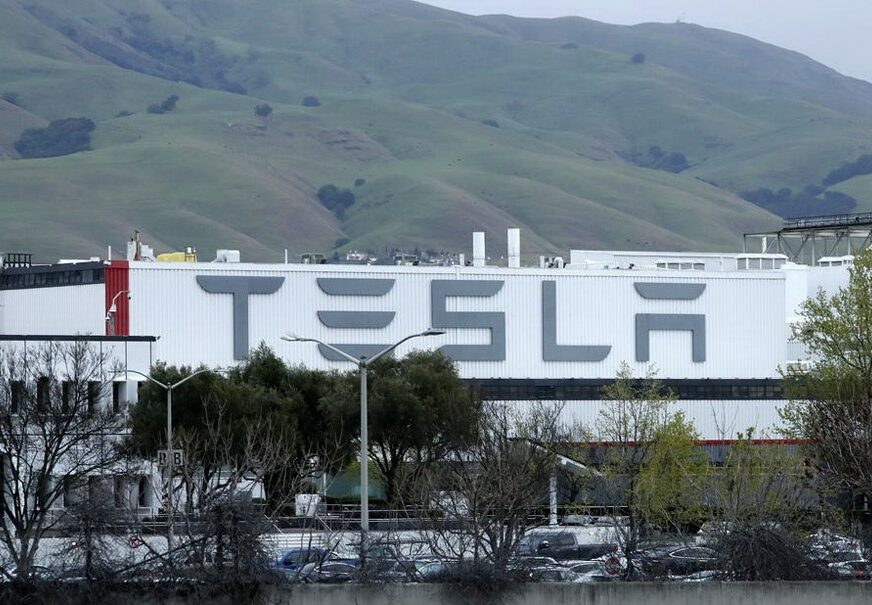 KAP KOJA JE PRELILA ČAŠU Mask zaprijetio da će premjestiti fabriku "Tesla" iz Kalifornije
