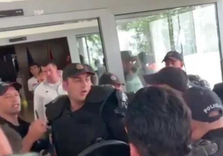 PONOVO HAOS U BUDVI Prekinuta sjednica, umješala se i policija (VIDEO)