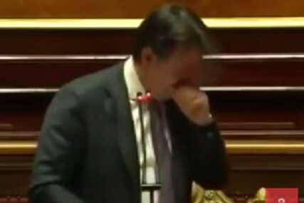 DOBACIVALI MU "STAVI MASKU” Konteovo kašljanje glavna tema italijanskih medija (VIDEO)