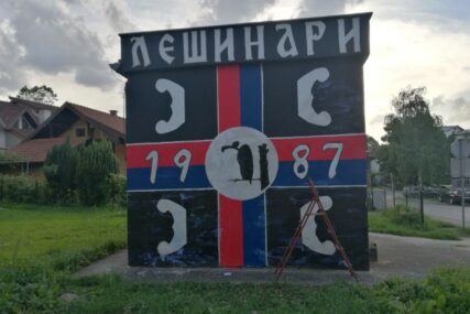(FOTO) PRAVO U "BORAC" Automobilom se zabio u zid, objekat se urušio od jačine udara