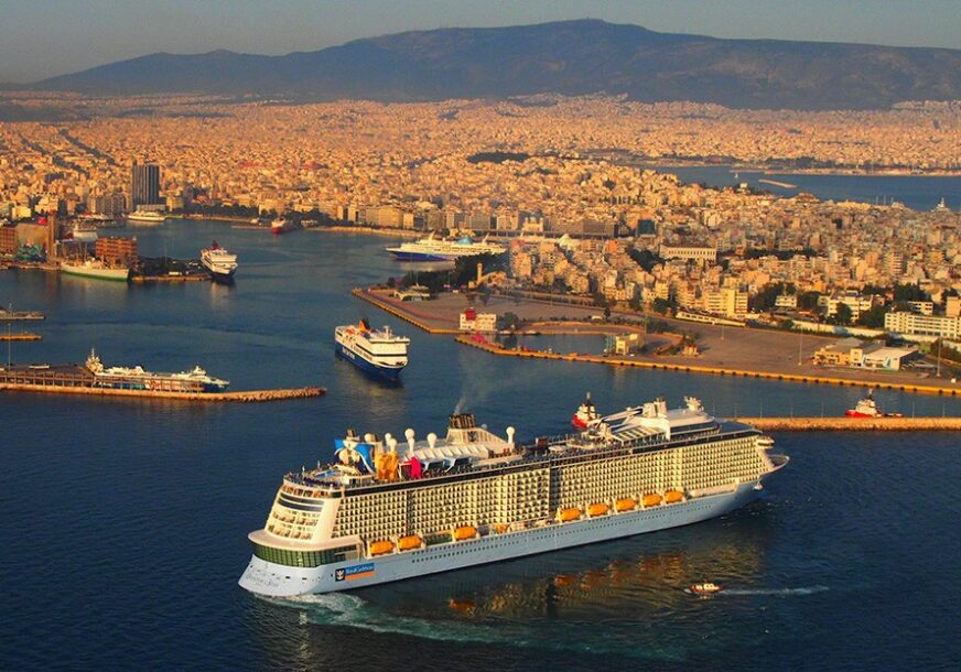 MAKSIMALNA BRIGA ZA TURISTE Grčka plaća smještaj turistima ako se razbole od virusa korona