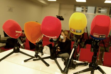 Udruženje novinara RS osudilo NAPADE NA KOLEGE: Stvoriti ambijent za nesmetan rad medijskih radnika
