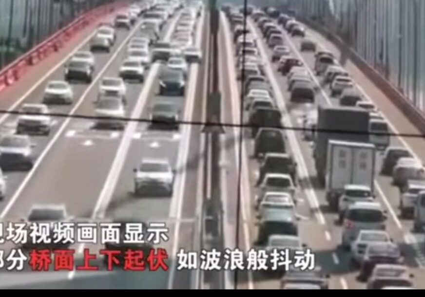 NEVJEROVATAN PRIZOR "Valovi" na mostu Kini uplašili vozače (VIDEO)