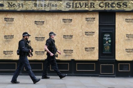 "Nismo znali šta da uradimo sa TOLIKIM PARAMA" Policija otkrila 5,8 miliona evra u stanu u Londonu