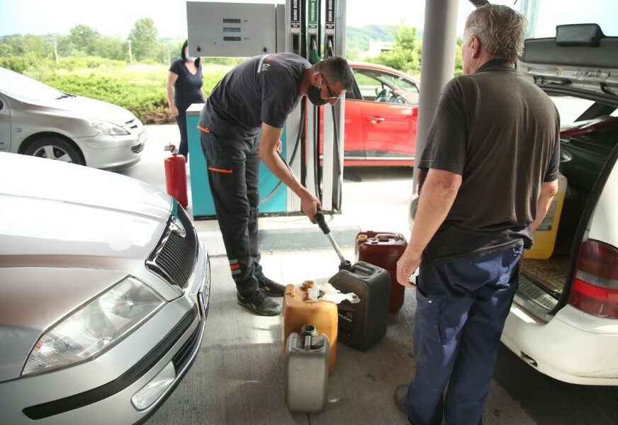 Divljanje cijena: Litar goriva u Srpskoj za godinu dana poskupio 30 odsto