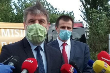 MINISTAR ŠERANIĆ PRIMIO VRIJEDNU DONACIJU Bolnicama u RS monitori za praćenje vitalnih funkcija