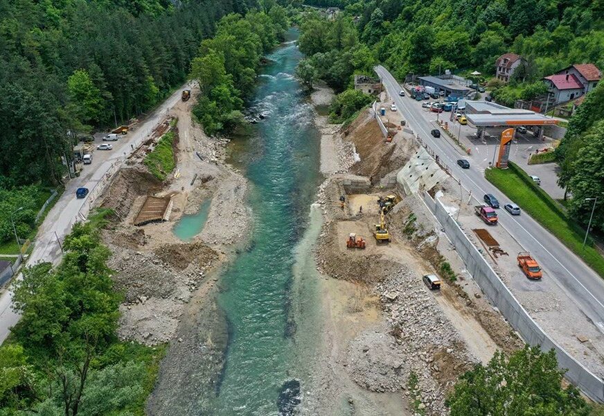 U CILJU UNAPRJEĐENJA SAOBRAĆAJA Na redu izgradnja stubova novog mosta u Srpskim Toplicama