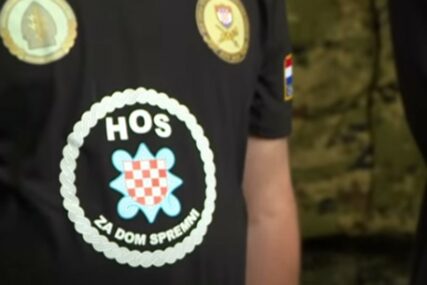 PONOVO USTAŠKI POZDRAV Na okupljanju u Borovu Selu obukli majice sa natpisom "ZA DOM SPREMNI" (FOTO)