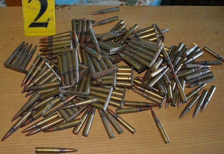 PRETRESI U BIJELJINI Policija oduzela šest sanduka puna municije