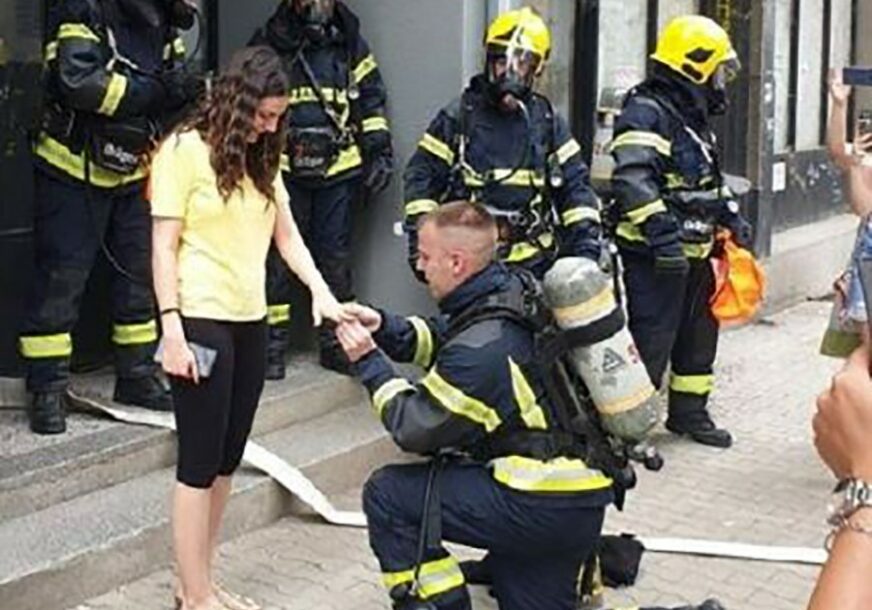 BATALJON ZA NJENU RUKU Dinu su vani iznijeli vatrogasci, a onda je jedan KLEKNUO (FOTO)