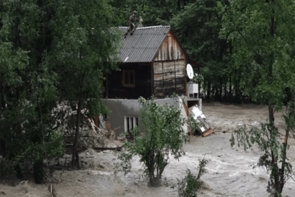 BUJICA PROBILA ODBRAMBENI ZID Poplavljeno više domaćinstava u centralnom dijelu Kosova