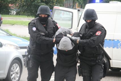 ZA JEDNU NOĆ OPLJAČKAO LOKAL I KUĆU Policija uhapsila lopova iz Srpca