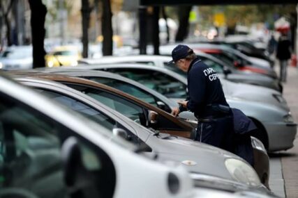 “ŠTA REĆI, A NE ZAPLAKATI” Da li je ovo novi šampion BAHATOG parkiranja (FOTO)