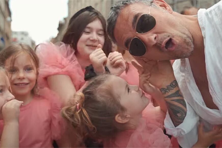 OBJAVLJENA “NAŠA MALA TAJNA” Sandi Cenov oduševljen svojim malim saradnicima (VIDEO)
