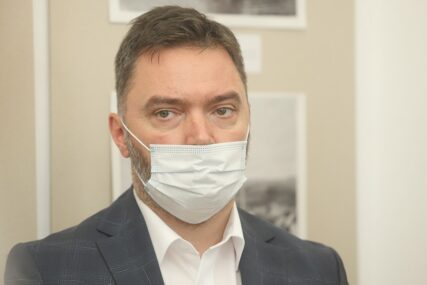 "Njegova izjava o Dodiku vrhunac političkog bezobrazluka" Košarac poručuje da je Džaferović HODAJUĆA SRAMOTA